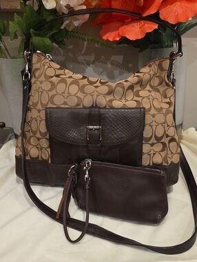 Coach Charlie Lizard Embossed Shoulder Bag With Vintage Wristlet